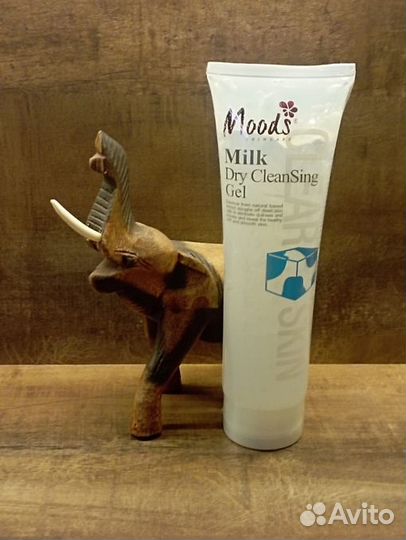 Очищающий пилинг-гель для лица Moods Молоко 350 мл