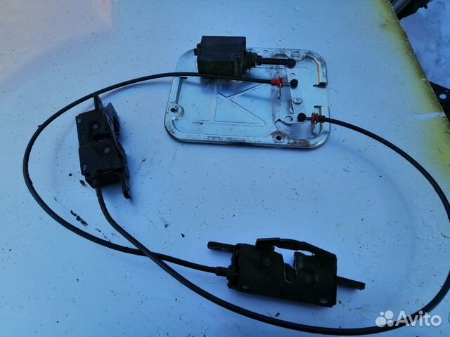 Нижний замок багажника BMW X5, E53