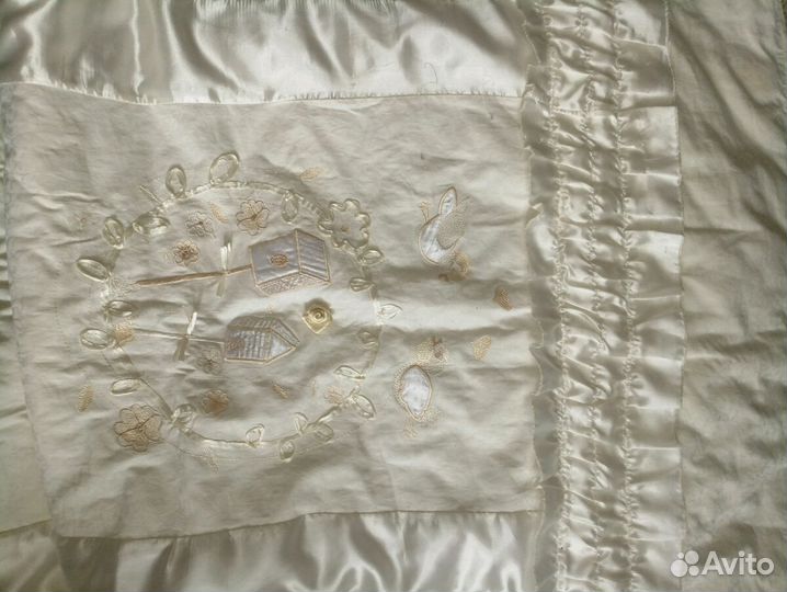 Бортики на кровать с балдахином