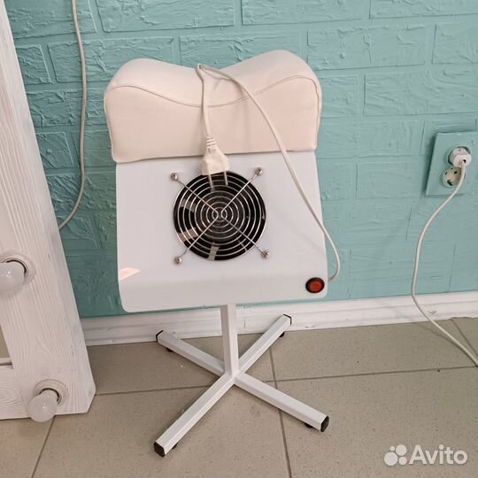 Пылесос с подставкой для педикюра