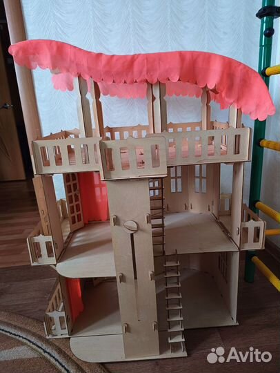 Деревянный домик для кукол большой