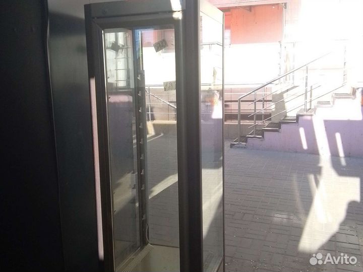 Витрина холодильник