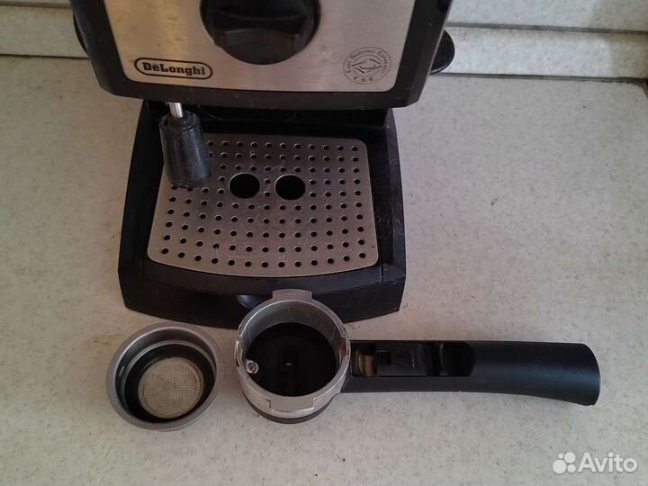 Кофеварка рожковая delonghi