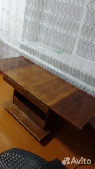 Журнальный столик на колесах бу