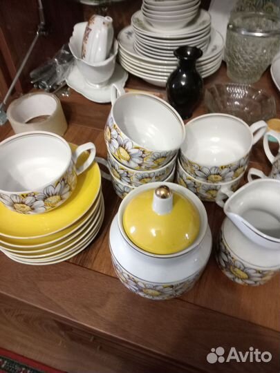 Сервиз чайный на 12 персон. Рига. СССР