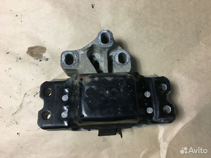 Подушка двигателя Volkswagen Tiguan 07-17