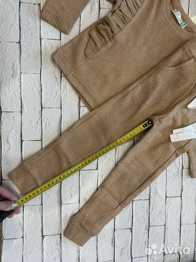 Костюм для девочки новый 3-4 года