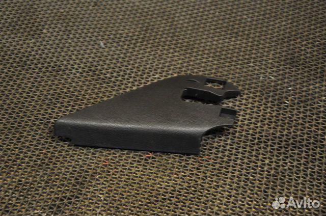 Уголок двери передний левый skoda fabia 5J2