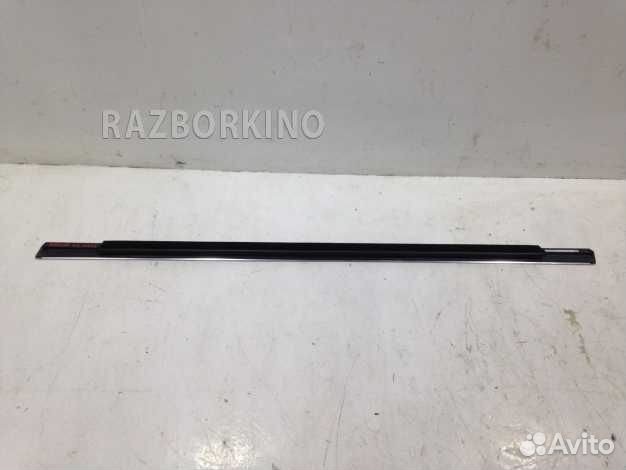 Молдинг стекла двери задней левой
