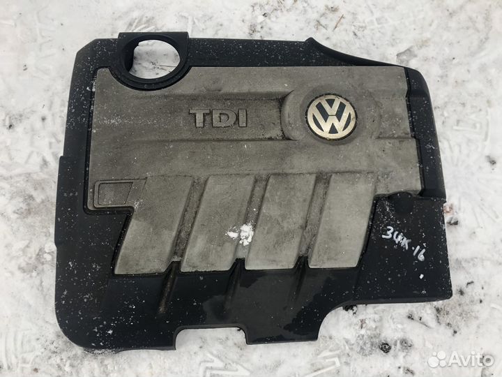 Декоративная накладка двигателя Volkswagen Tiguan