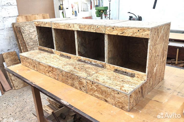 Гнездо для кур с яйцесборником