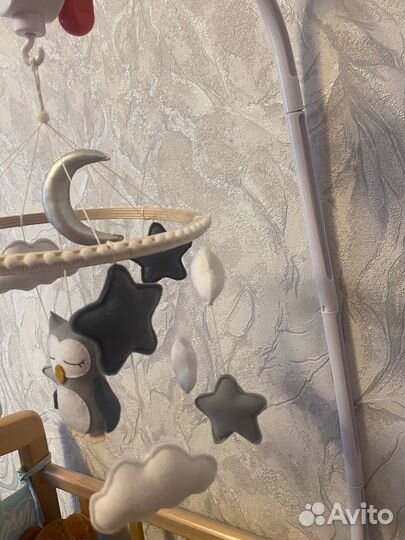 Музыкальный мобиль на кроватку