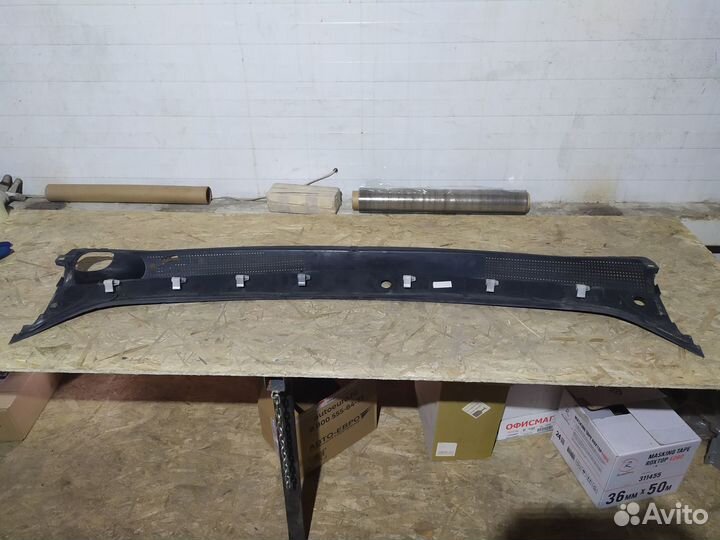 Жабо накладка под лобовое стекло Renault Logan 2