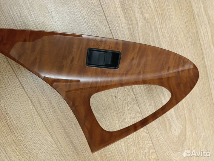 Накладка на правую дверь Тойота Камри 40