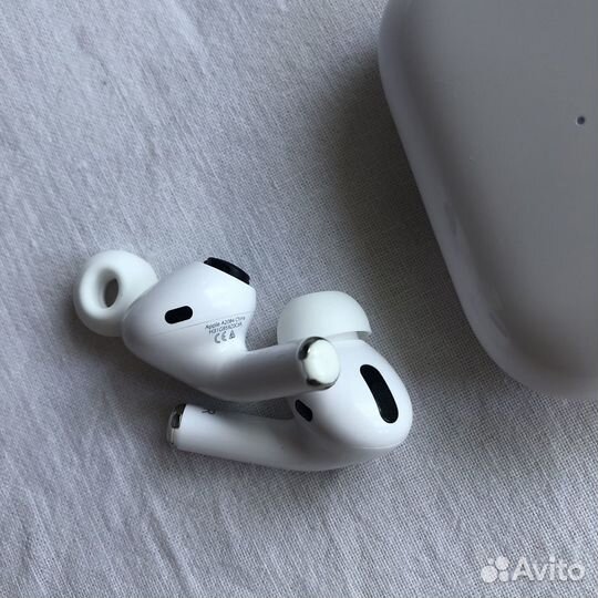 Наушники AirPods Pro