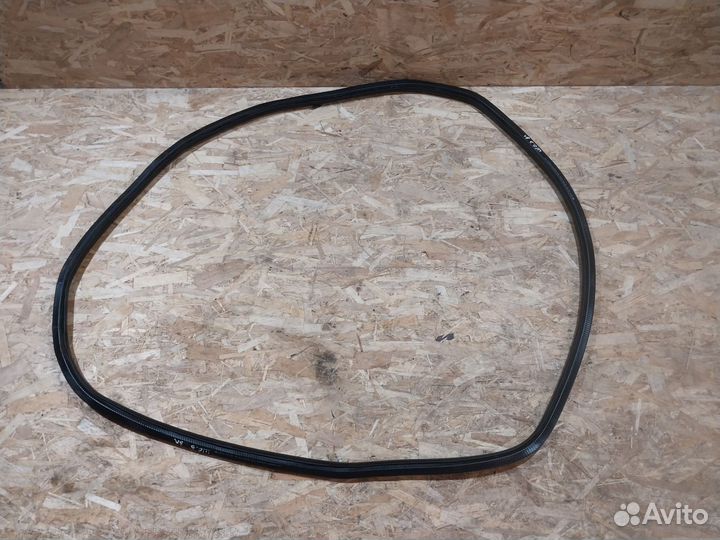 Уплотнитель задней двери Skoda Octavia A5