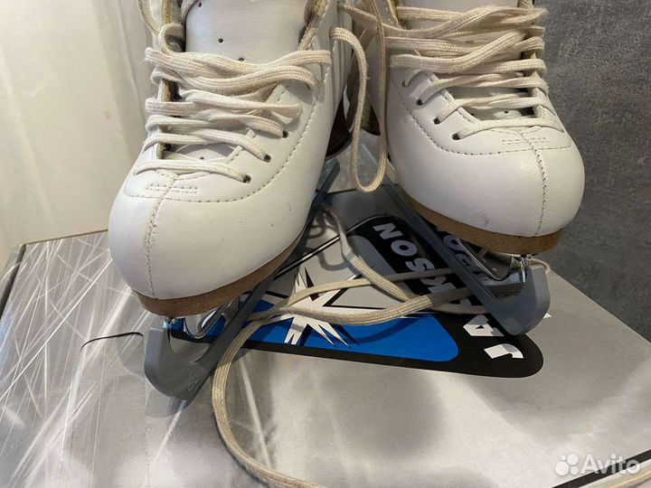 Фигурные коньки jackson