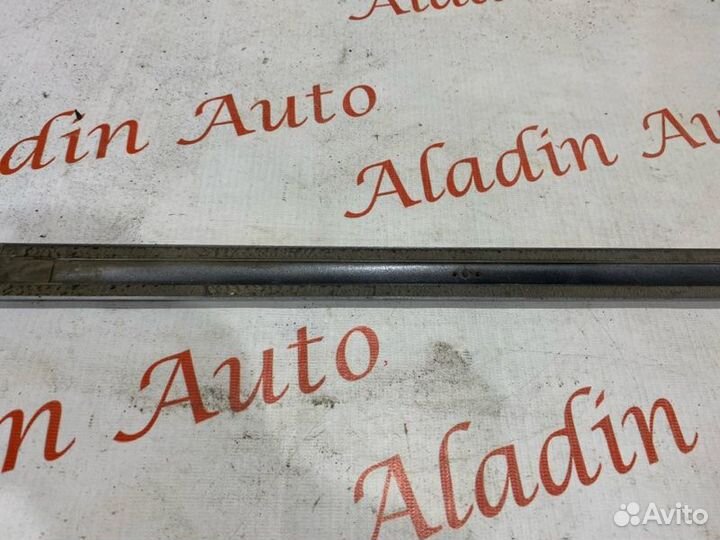 Молдинг на дверь передний правый Ford Mondeo 3