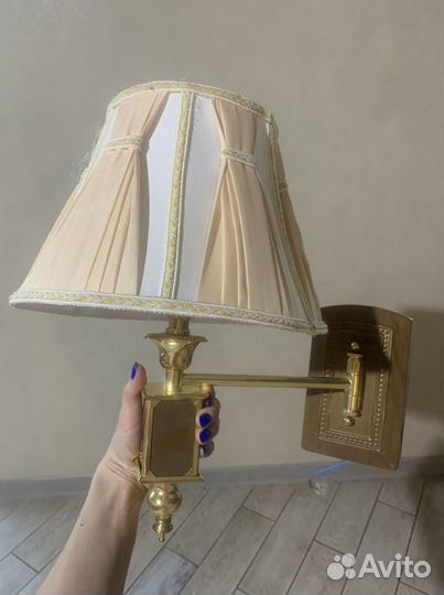 Лампа настенная