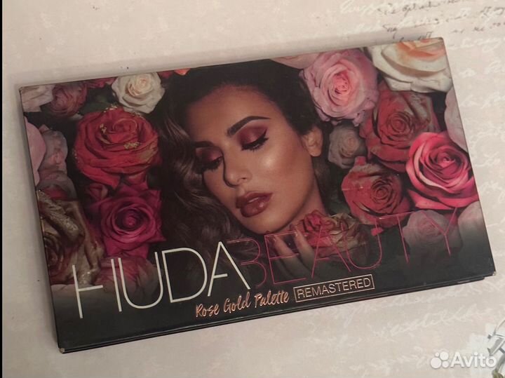 Huda beauty тени rose gold