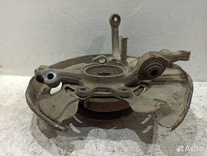 Кулак задний левый A1403504341