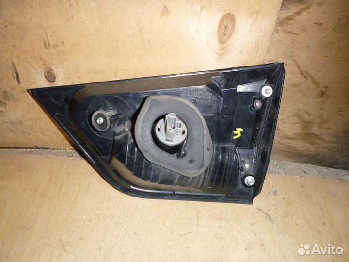 Фонарь задний внутренний левый mitsubishi outlande