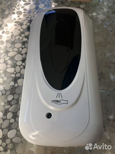 Дозатор для антисептика и мыла автоматический