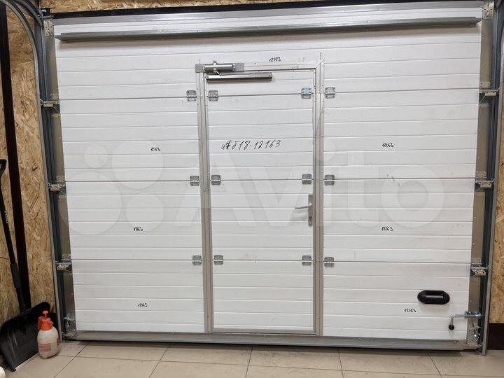 Гараж, > 30 м²