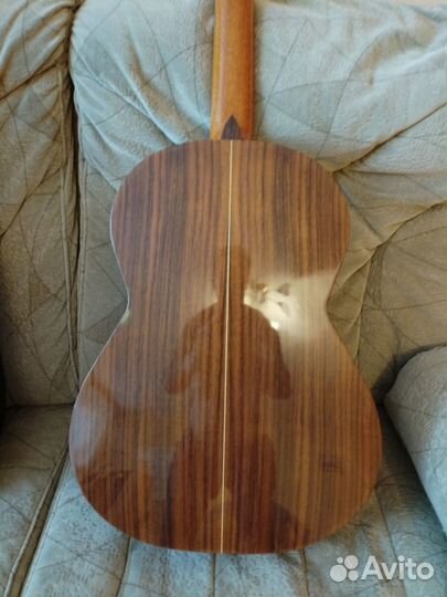 Классическая испанская гитара 