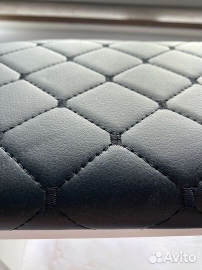 Подставка для рук маникюрная бу