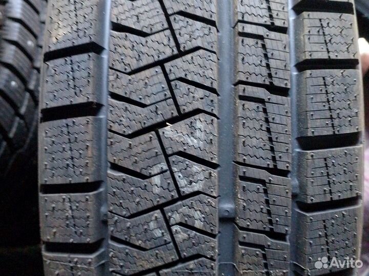 Pirelli Formula Ice FR 185/65 R15