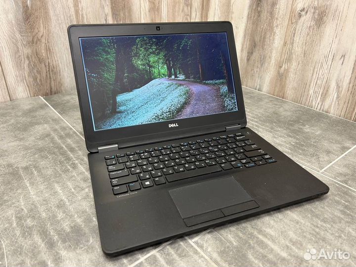 Ноутбук 13 дюймов Dell 7270 i5-6,8gb,SSD256