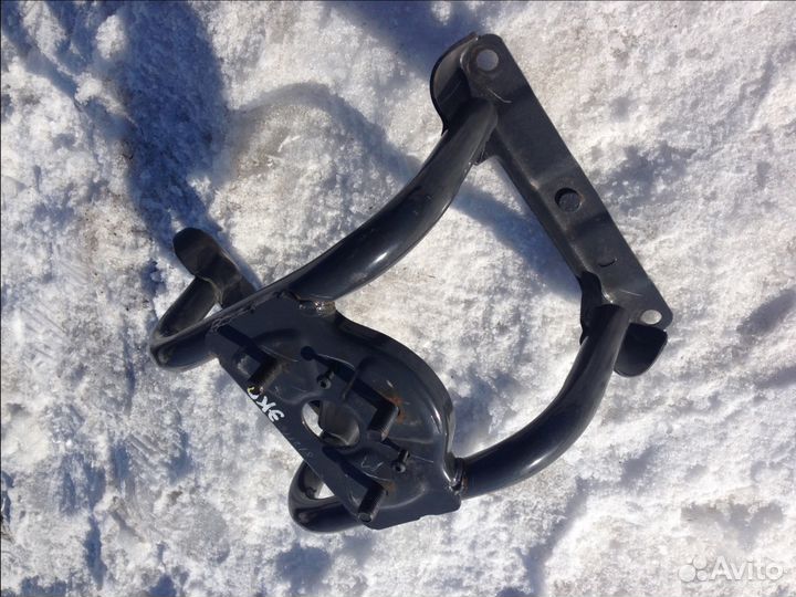 Кронштейн крепления запасного колеса Форд экоспорт