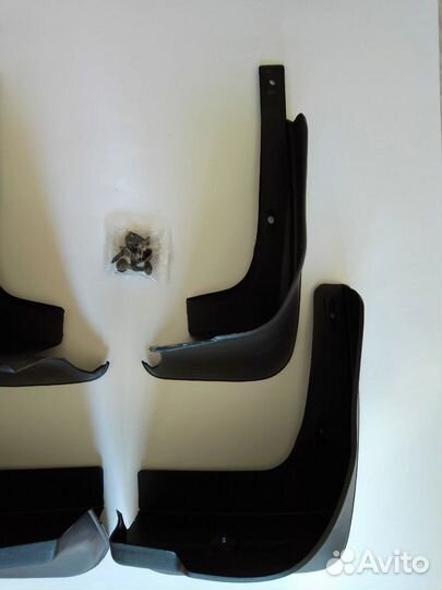 Брызговики на Toyota Corolla (новые)