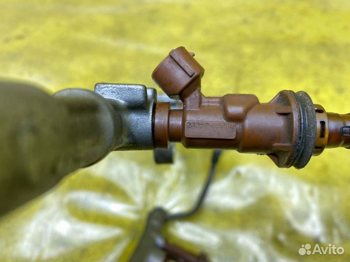 Инжектор передний Toyota Land Cruiser Prado/Hilux 140183