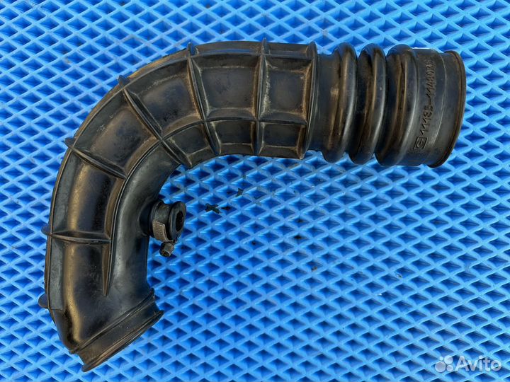 Патрубок воздушного фильтра Лада Калина