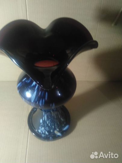 Ваза Красный май