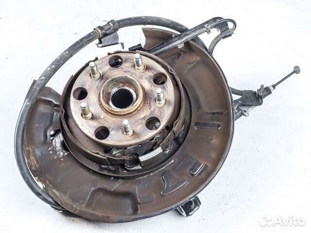 Кулак задний правый Lexus GS