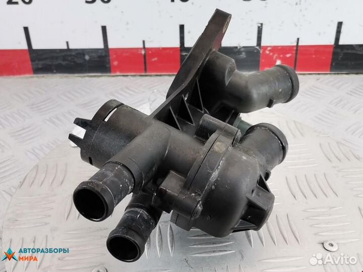 Корпус термостата Volkswagen Fox 3 2011 03C121111B