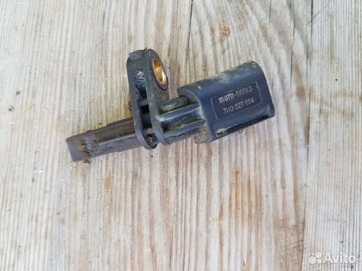 Передний правый датчик ABS VAG