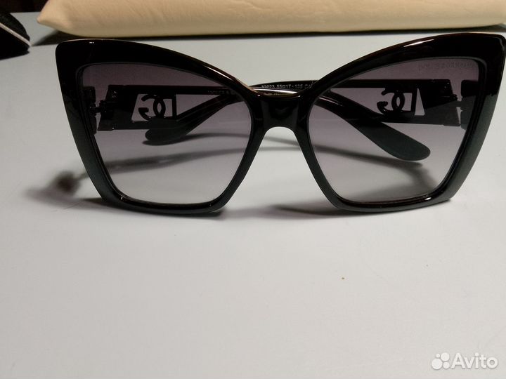 Солнцезащитные очки женские брендовые