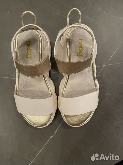 Сандалии для девочки
