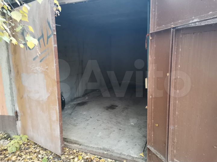 Гараж, > 30 м²