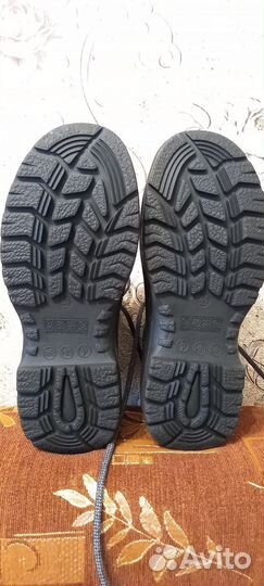 Новые спец.ботинки летние электросталь