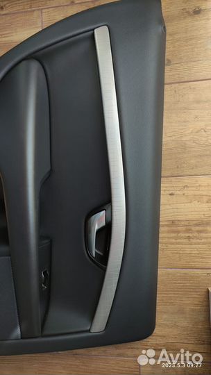 Обшивка двери volvo xc70