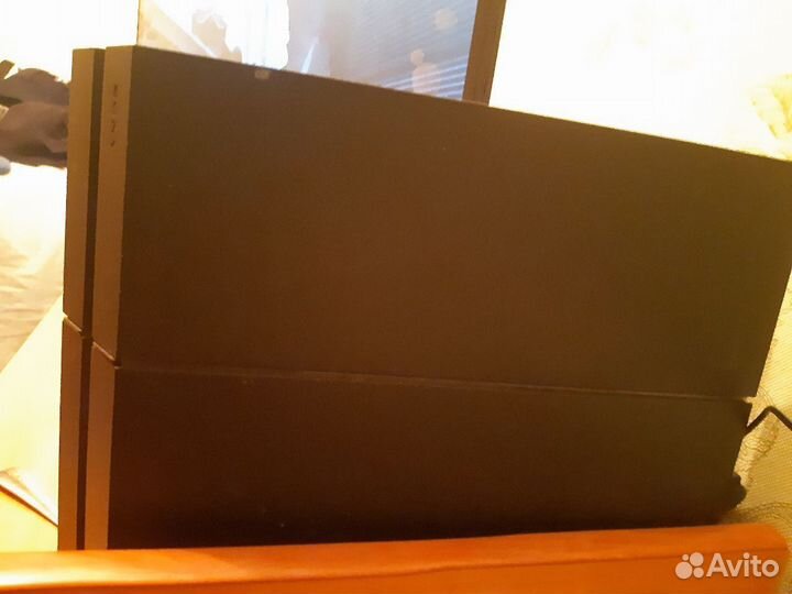 Игровая приставка ps4