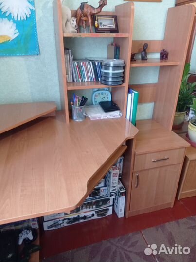 Компьютерный стол