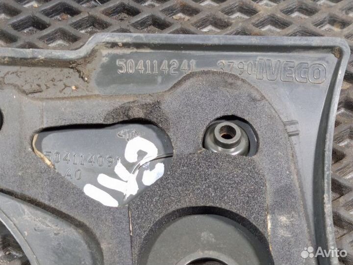 Накладка стойки внутренняя левая Iveco Stralis