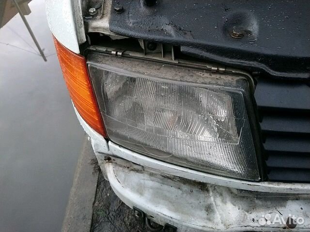 Правая фара на Мерседес Вито 1999 г.в