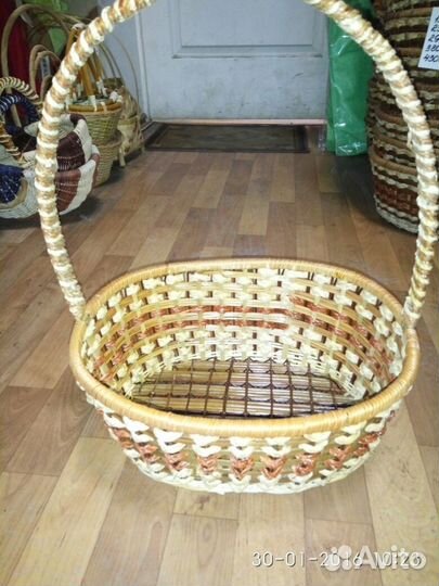 Корзины плетеные для новогодних подарков